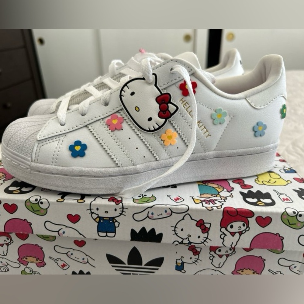 Hello Kitty X Super Star Adidas